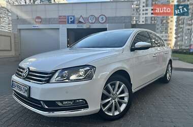 Седан Volkswagen Passat 2012 в Одесі