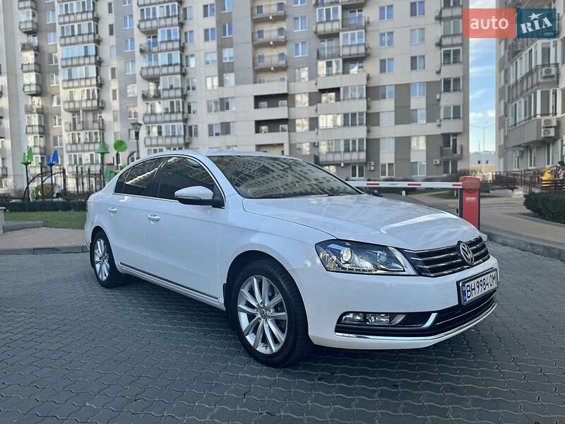 Седан Volkswagen Passat 2012 в Одессе