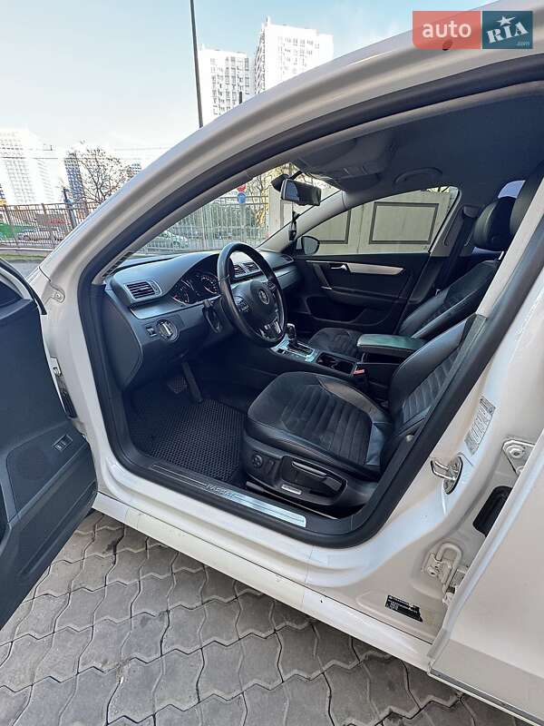Седан Volkswagen Passat 2012 в Одессе