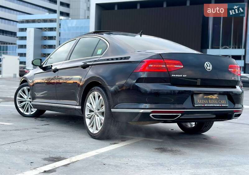 Седан Volkswagen Passat 2018 в Києві