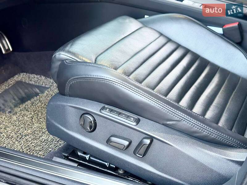 Седан Volkswagen Passat 2018 в Києві