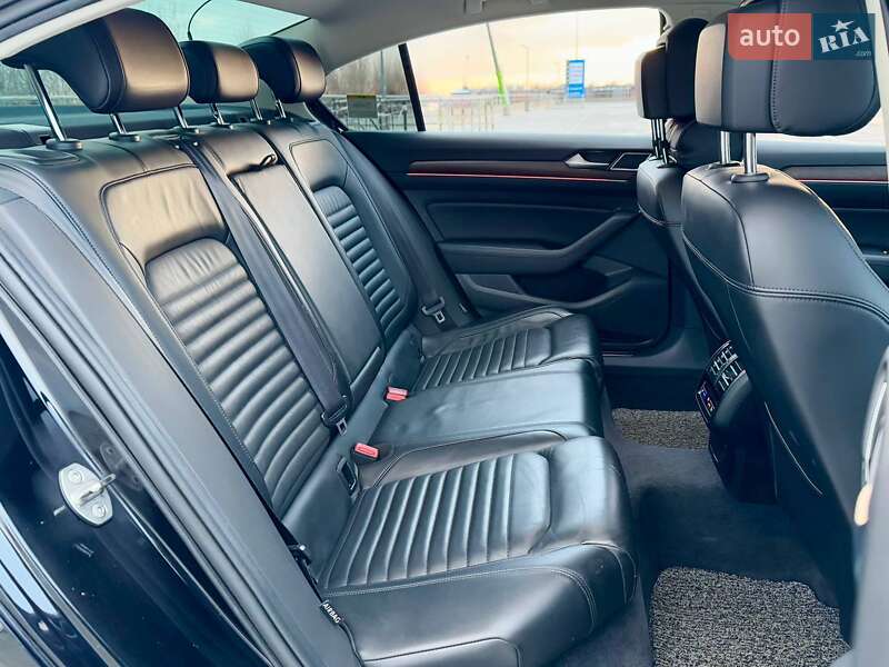 Седан Volkswagen Passat 2018 в Києві