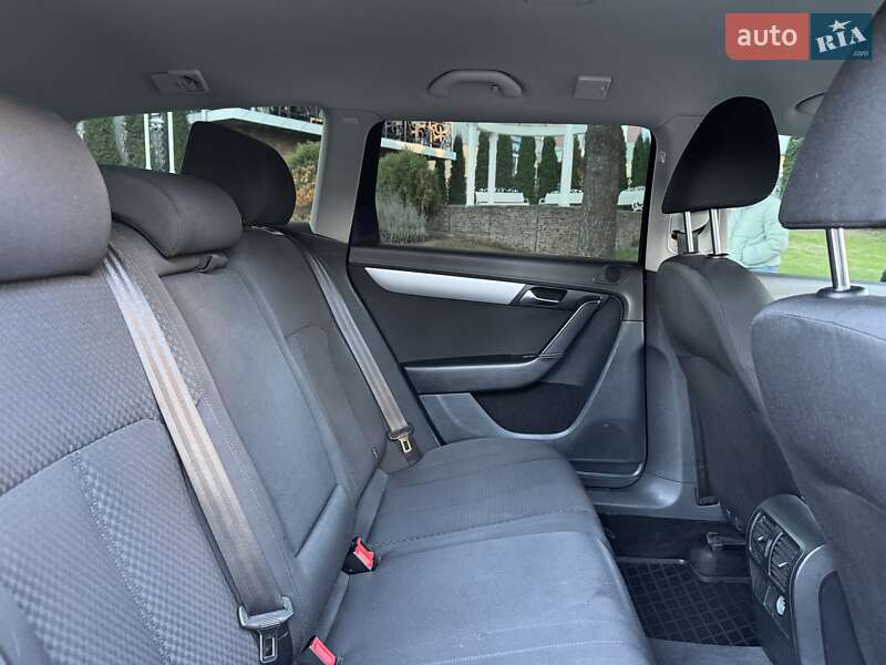 Универсал Volkswagen Passat 2011 в Ровно