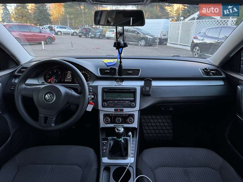 Универсал Volkswagen Passat 2011 в Ровно
