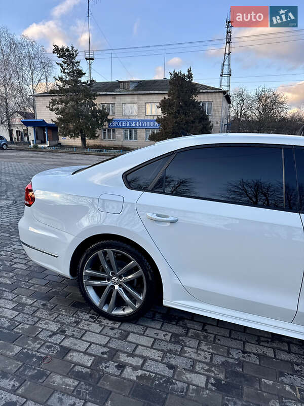 Седан Volkswagen Passat 2018 в Пирятине