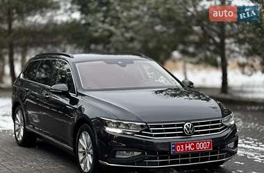 Універсал Volkswagen Passat 2021 в Дрогобичі