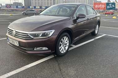 Седан Volkswagen Passat 2018 в Києві