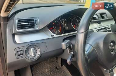 Седан Volkswagen Passat 2011 в Киеве