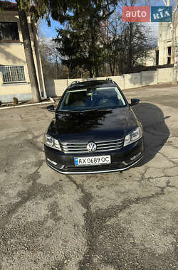 Універсал Volkswagen Passat 2012 в Харкові