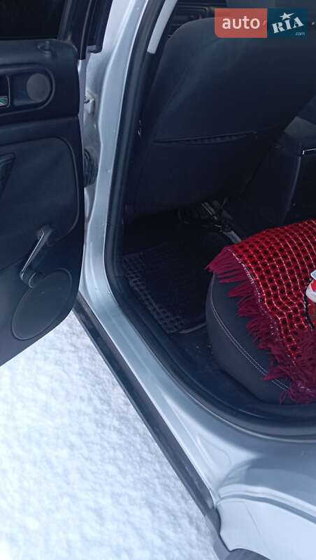 Універсал Volkswagen Passat 2001 в Мурованих Курилівцях