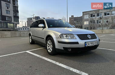 Универсал Volkswagen Passat 2004 в Киеве