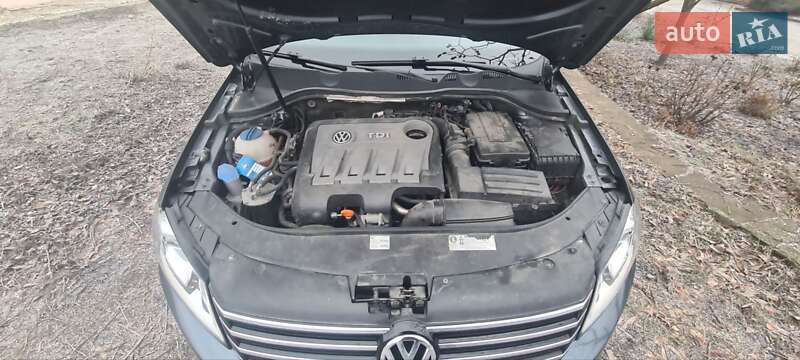 Универсал Volkswagen Passat 2011 в Харькове