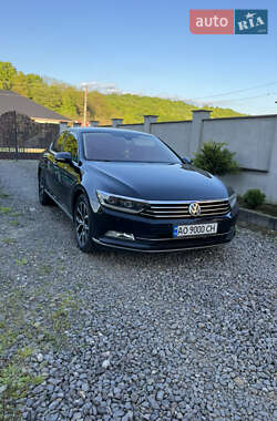 Седан Volkswagen Passat 2014 в Іршаві