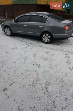 Седан Volkswagen Passat 2005 в Львові