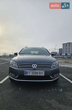 Універсал Volkswagen Passat 2011 в Києві