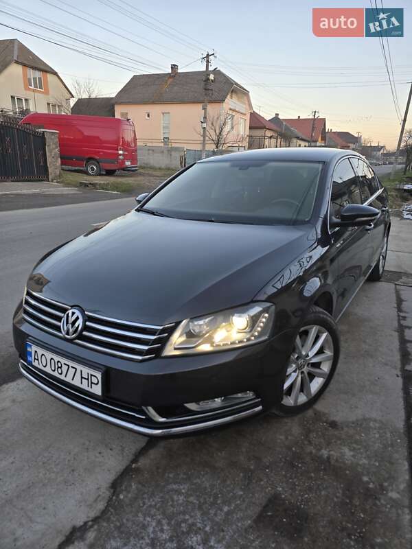 Седан Volkswagen Passat 2011 в Виноградове