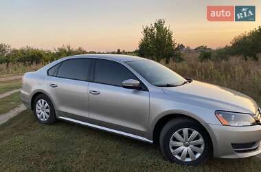 Седан Volkswagen Passat 2012 в Иванкове