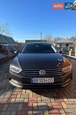 Седан Volkswagen Passat 2017 в Киеве