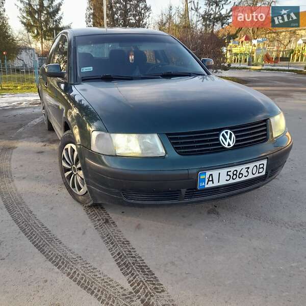 Седан Volkswagen Passat 1998 в Коломые