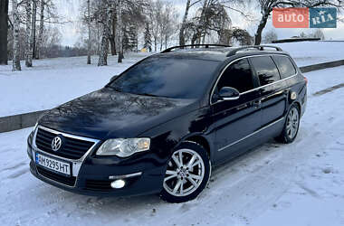 Універсал Volkswagen Passat 2009 в Житомирі