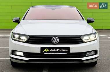 Седан Volkswagen Passat 2018 в Києві