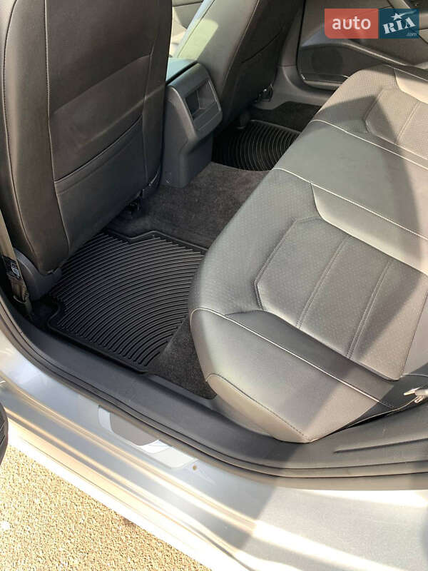 Седан Volkswagen Passat 2018 в Кривому Розі