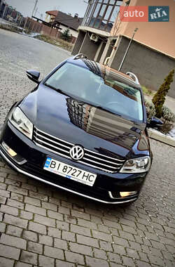 Універсал Volkswagen Passat 2012 в Івано-Франківську