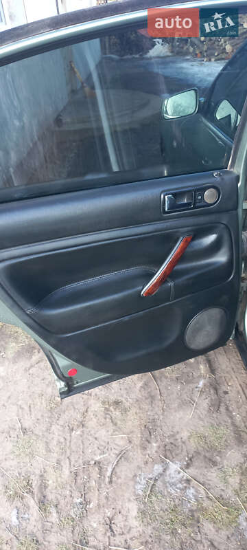 Седан Volkswagen Passat 2002 в Хмельнике