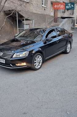 Седан Volkswagen Passat 2012 в Дніпрі