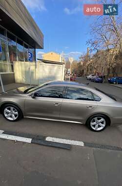 Седан Volkswagen Passat 2014 в Одесі