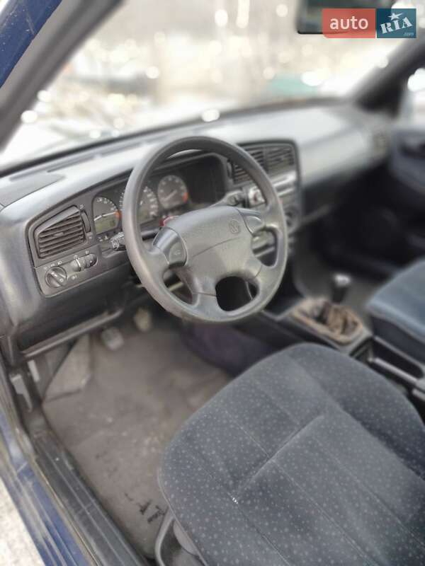 Седан Volkswagen Passat 1994 в Києві