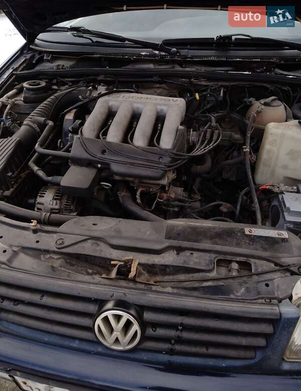 Седан Volkswagen Passat 1994 в Києві
