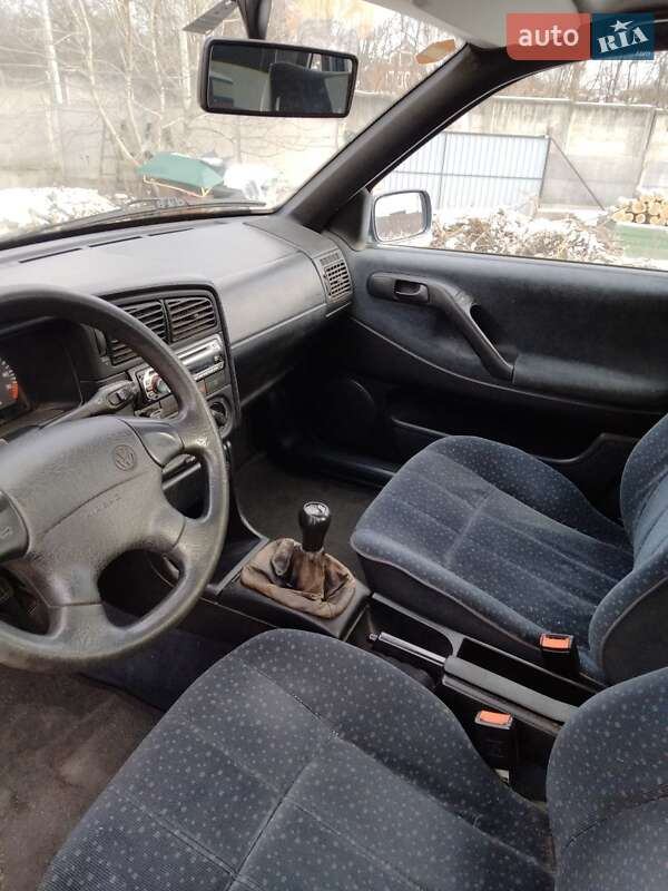 Седан Volkswagen Passat 1994 в Києві