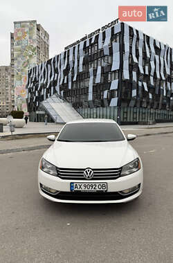 Седан Volkswagen Passat 2012 в Харкові