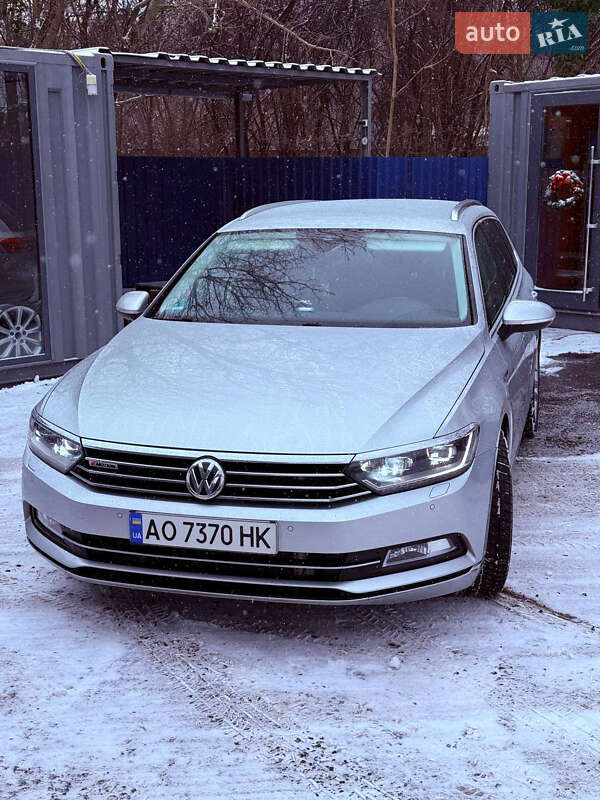 Универсал Volkswagen Passat 2017 в Ужгороде