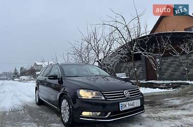 Універсал Volkswagen Passat 2012 в Вараші