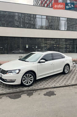 Седан Volkswagen Passat 2014 в Києві