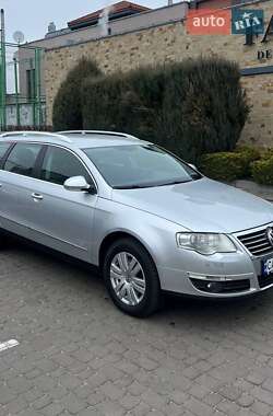 Універсал Volkswagen Passat 2008 в Черкасах