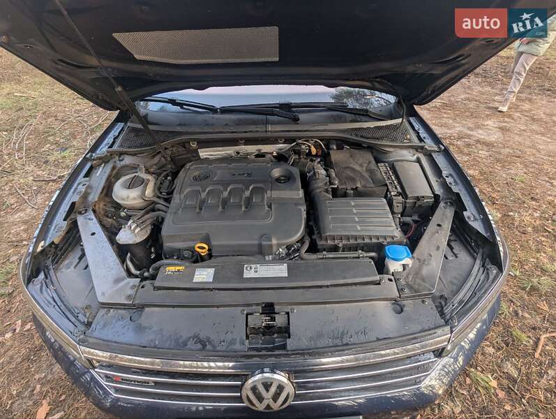 Универсал Volkswagen Passat 2017 в Киеве