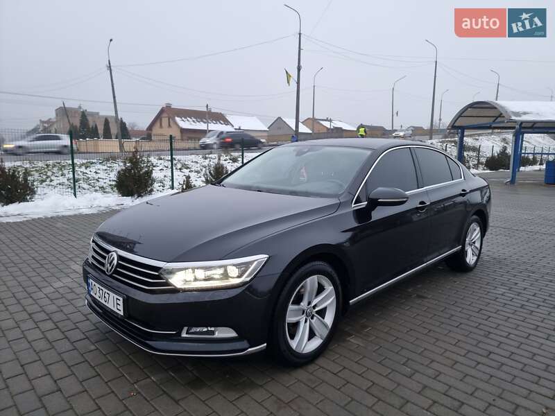 Седан Volkswagen Passat 2017 в Мукачевому