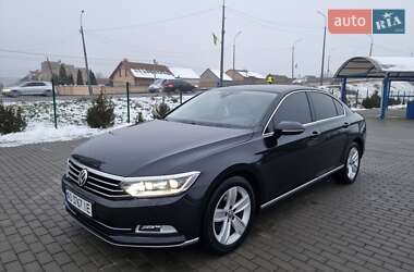 Седан Volkswagen Passat 2017 в Мукачевому