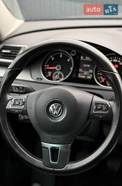 Универсал Volkswagen Passat 2012 в Львове