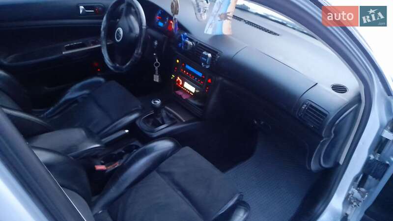 Седан Volkswagen Passat 2002 в Ланівці