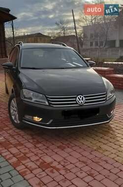 Універсал Volkswagen Passat 2011 в Тростянці