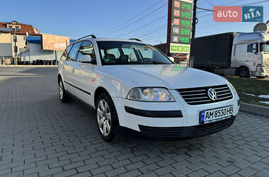 Універсал Volkswagen Passat 2000 в Житомирі