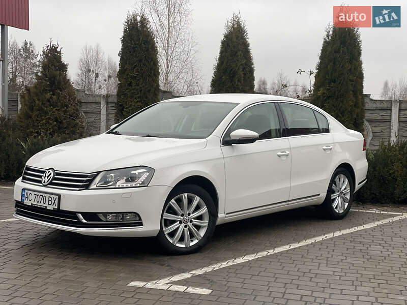 Седан Volkswagen Passat 2013 в Олевську