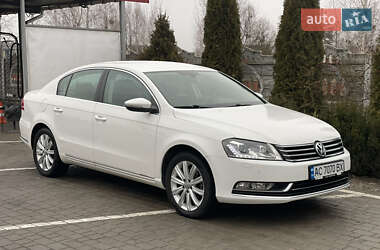 Седан Volkswagen Passat 2013 в Олевську