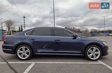 Седан Volkswagen Passat 2013 в Дніпрі