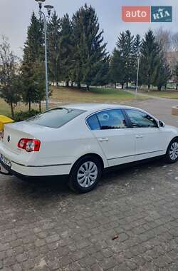 Седан Volkswagen Passat 2009 в Рівному