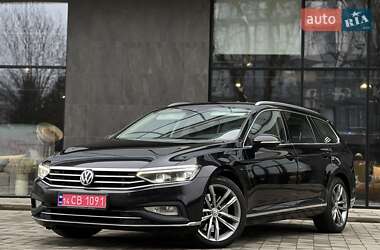 Універсал Volkswagen Passat 2019 в Ужгороді